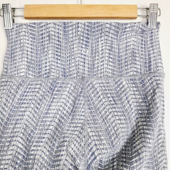 Lululemon Wunder Under Crop Leggings 6 Gray Arrow Jacquard Yoga Fitness - Picture 3 of 8